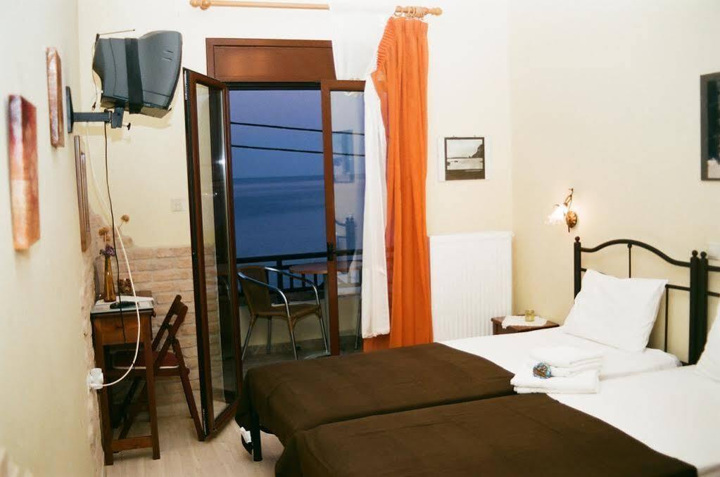 Mpalkoni Sti Monemvasia Bagian luar foto